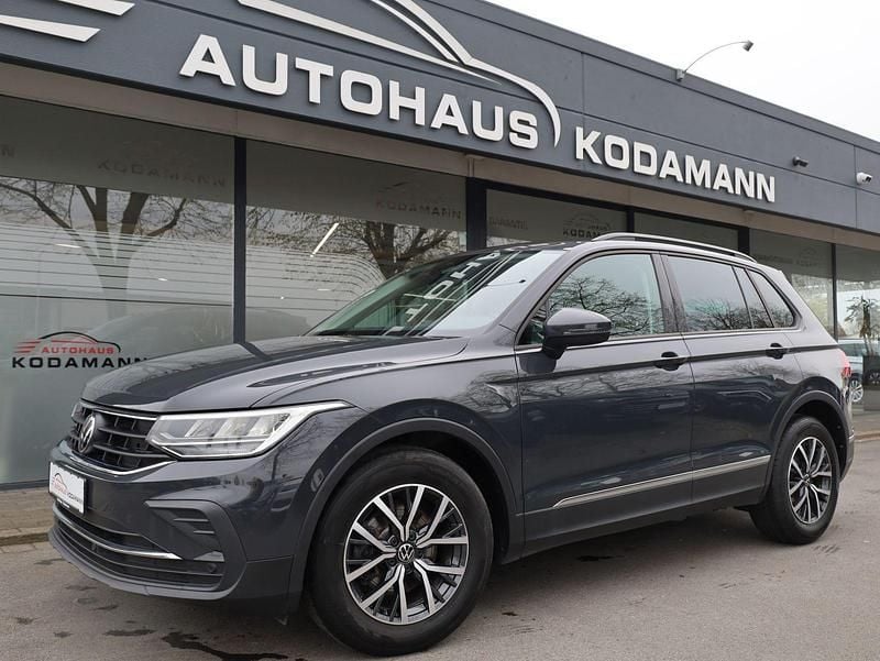 Gebraucht VW Tiguan Life 150 PS (110 kW) 2022 Grau SUV