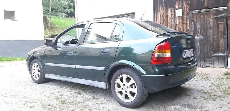 Grün Gebraucht 2000 Opel Astra Limousine | 300 € (Superpreis) - Bild 1/4