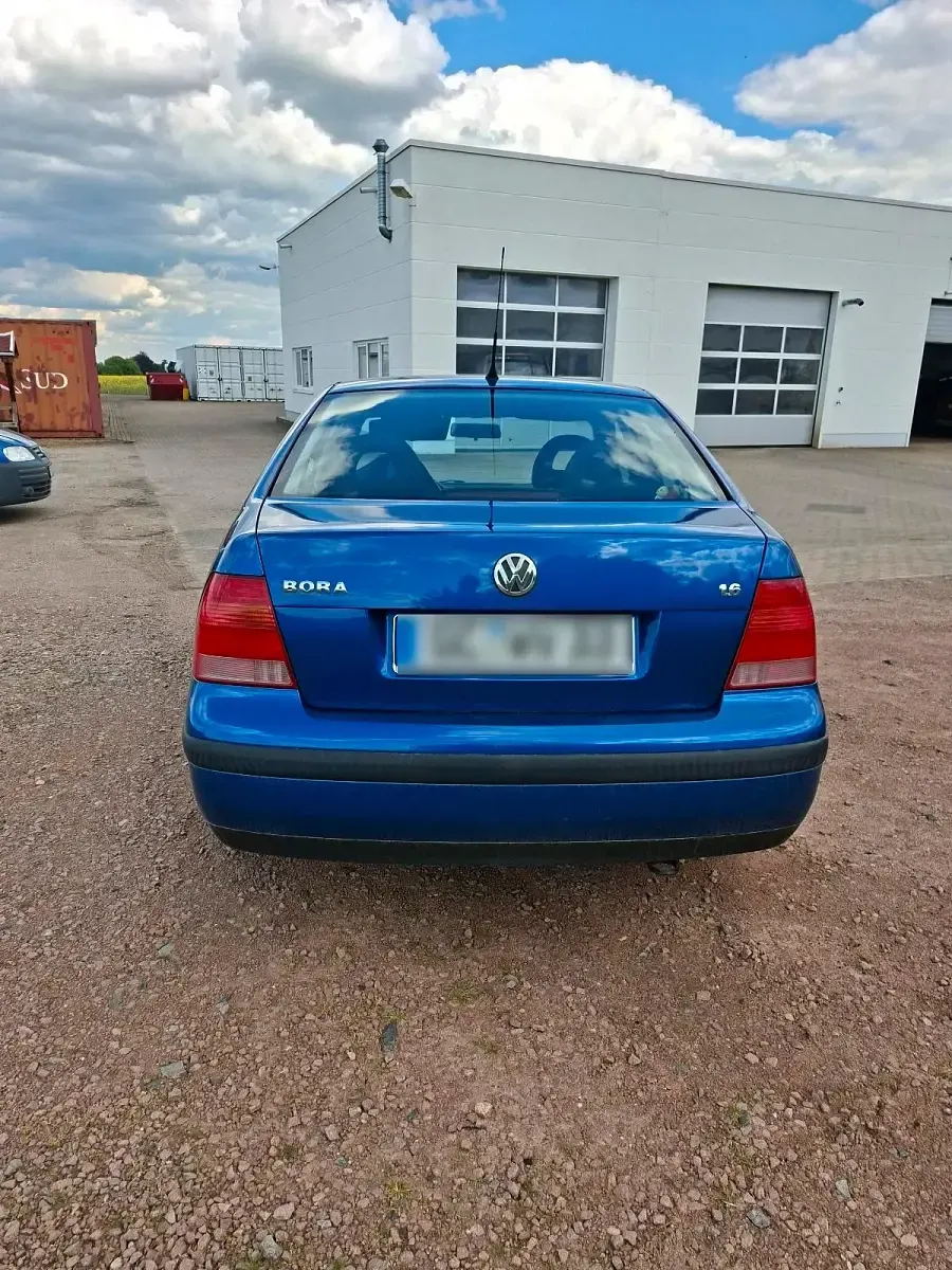 Occasion VW Bora 105 ch (77 kW) 2001 Bleue Berline