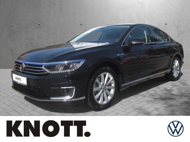 Schwarz Gebraucht 2017 VW Passat GTE Limousine | 23.990 € (Teuer) - Bild 1/4