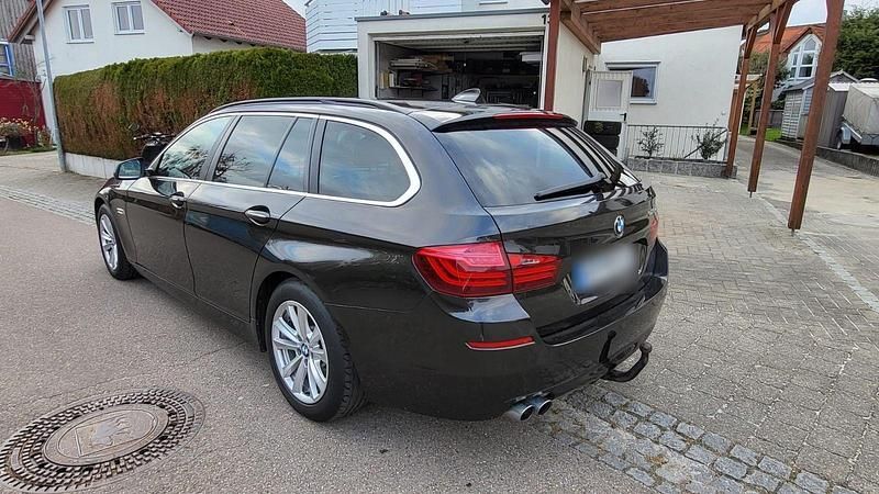 Gebraucht BMW 520 Performance 184 PS (135 kW) 2013 Braun Kombi