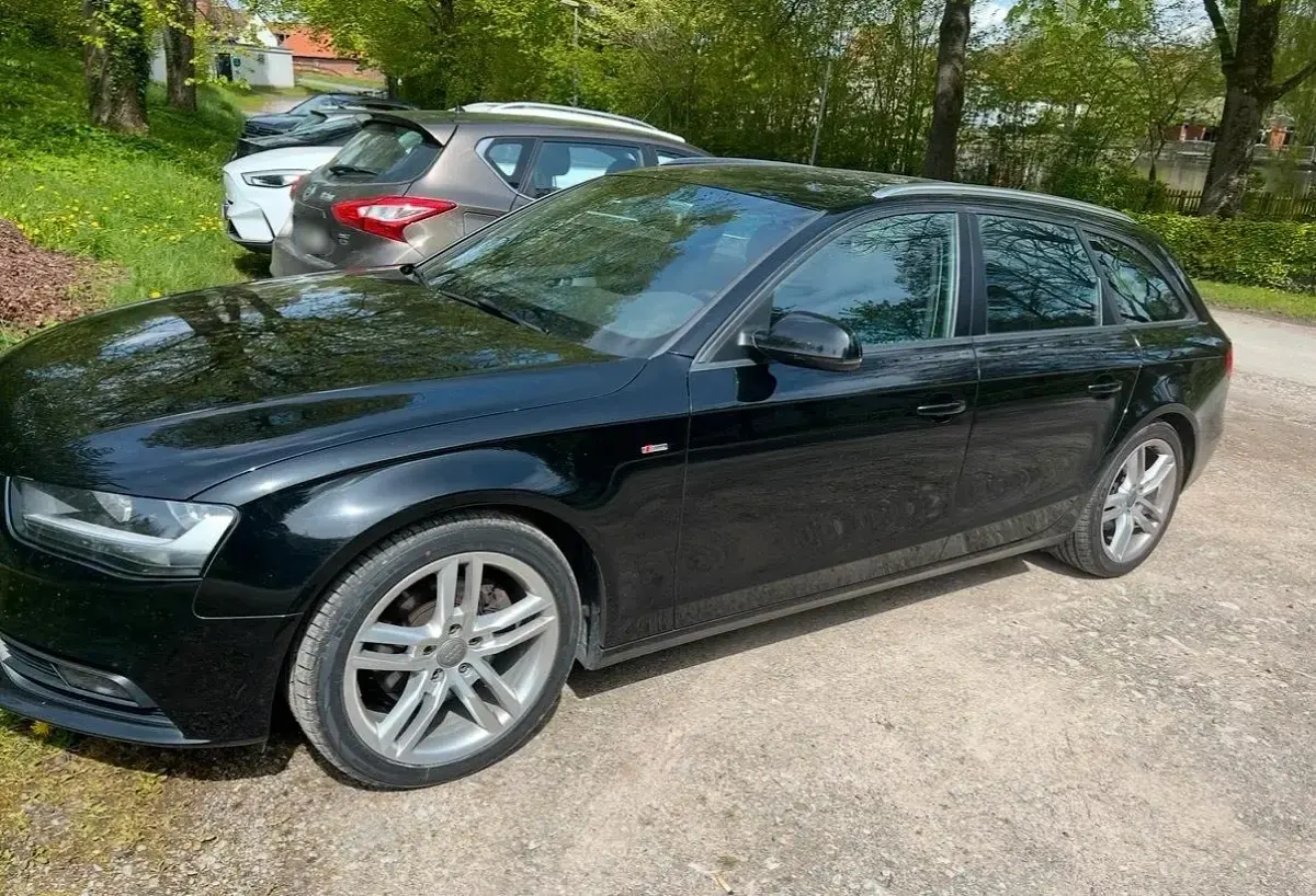 Używany Audi A4 S-Line 150 KM (110 kW) 2013 Czarny Kombi