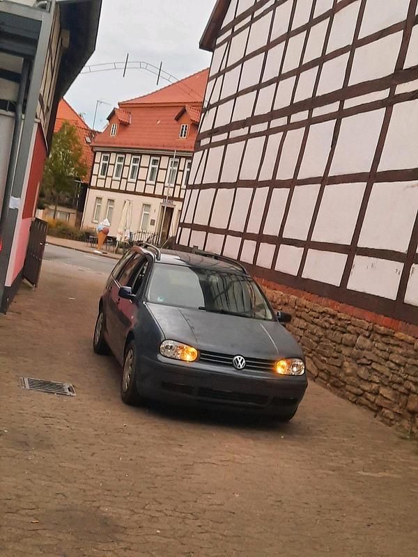 Blau Gebraucht 2004 VW Golf IV Kombi | 450 € (Superpreis) - Bild 1/4