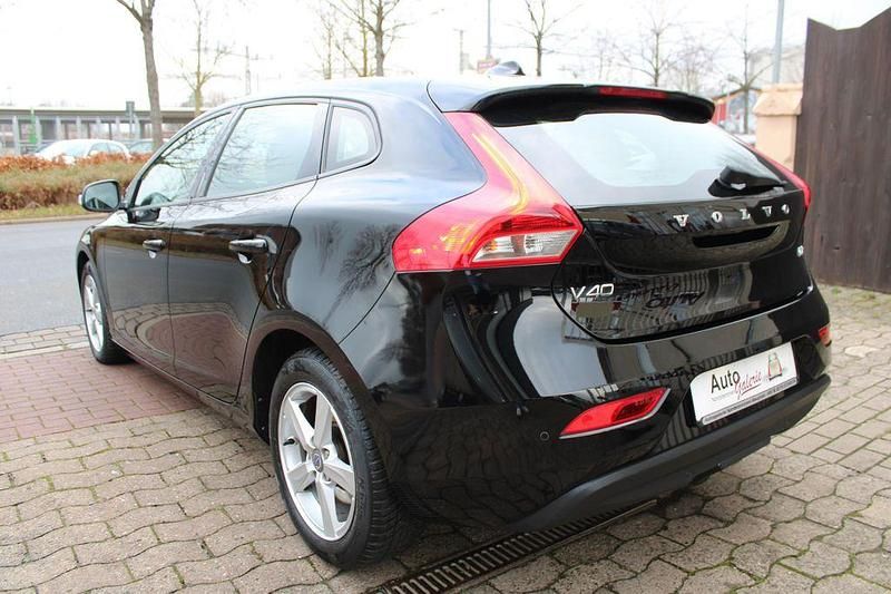 Gebraucht Volvo V40 Kinetic 114 PS (83 kW) 2014 Schwarz Limousine