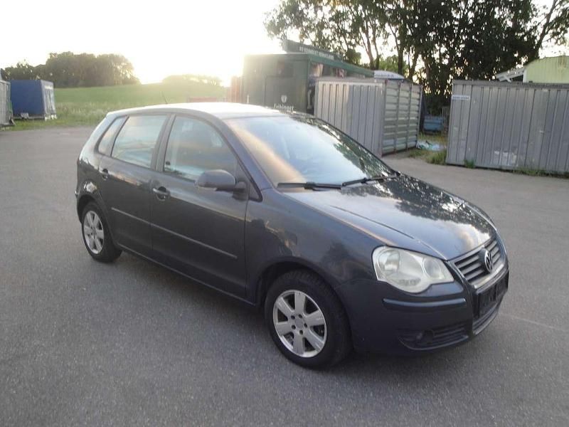 Grau Gebraucht 2008 VW Polo Trendline Limousine | 2.700 € (Guter Preis) - Bild 1/4