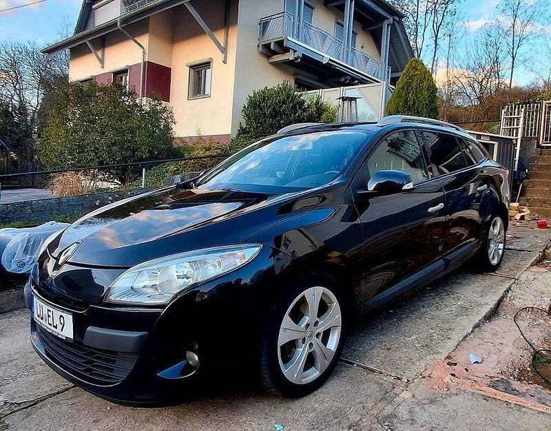 Gebraucht Renault Mégane III Luxe 131 PS (96 kW) 2011 Schwarz Limousine