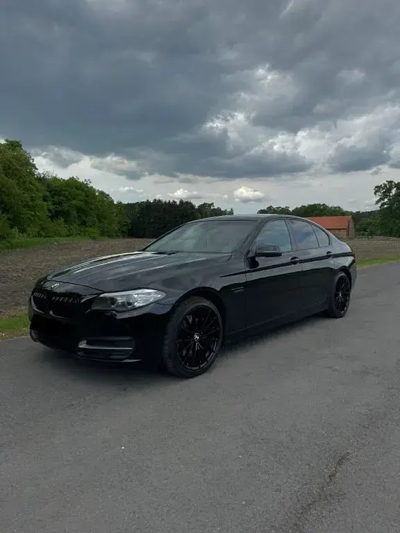 Gebraucht BMW 530 Sport Line 258 PS (189 kW) 2014 Schwarz Limousine
