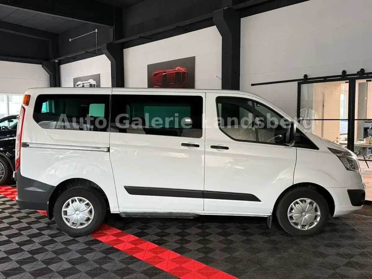 Gebraucht Ford Transit Custom Trend 105 PS (77 kW) 2017 Frozen white Van / Kleinbus