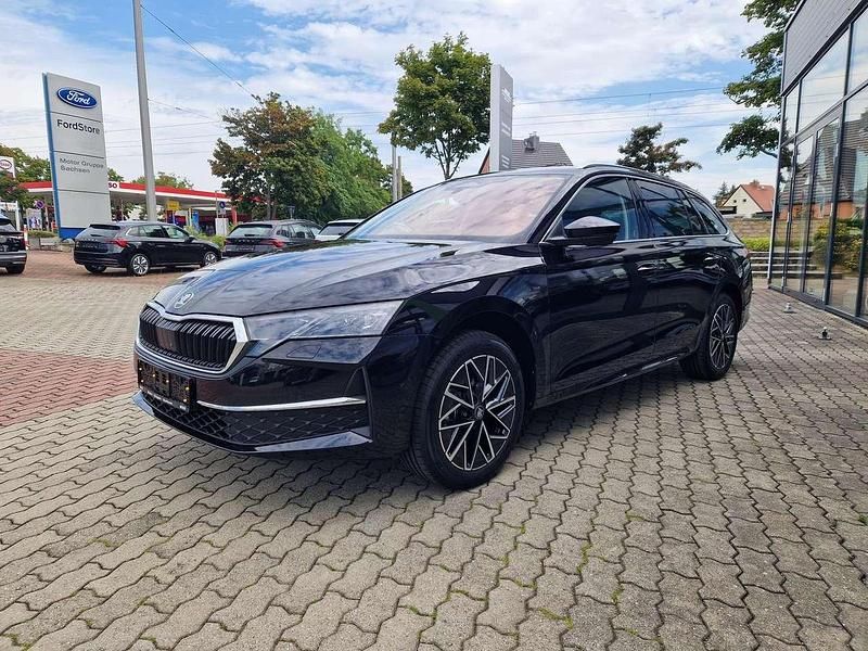 Schwarzmagic perleffekt Neu 2025 Skoda Octavia Tour Kombi | 33.330 € (Etwas zu teuer) - Bild 1/4