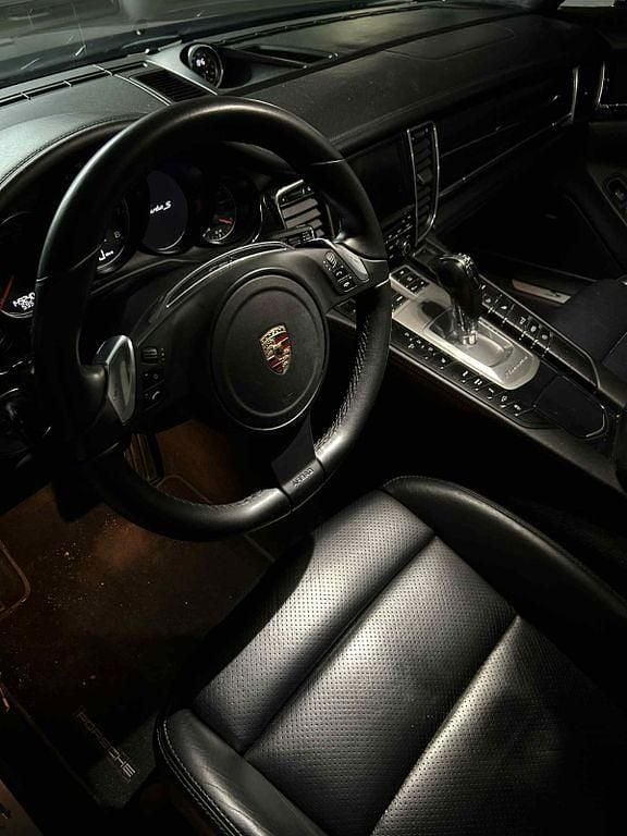 Schwarz Gebraucht 2011 Porsche Panamera Turbo S Limousine | 30.000 € (Superpreis) - Bild 1/4