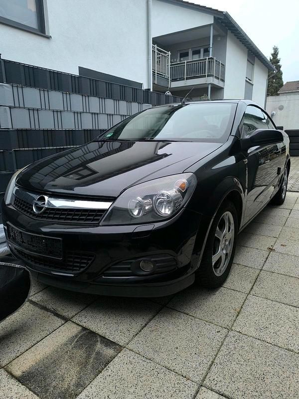 Gebraucht Opel Astra Cabriolet 105 PS (77 kW) 2006 Schwarz Cabrio