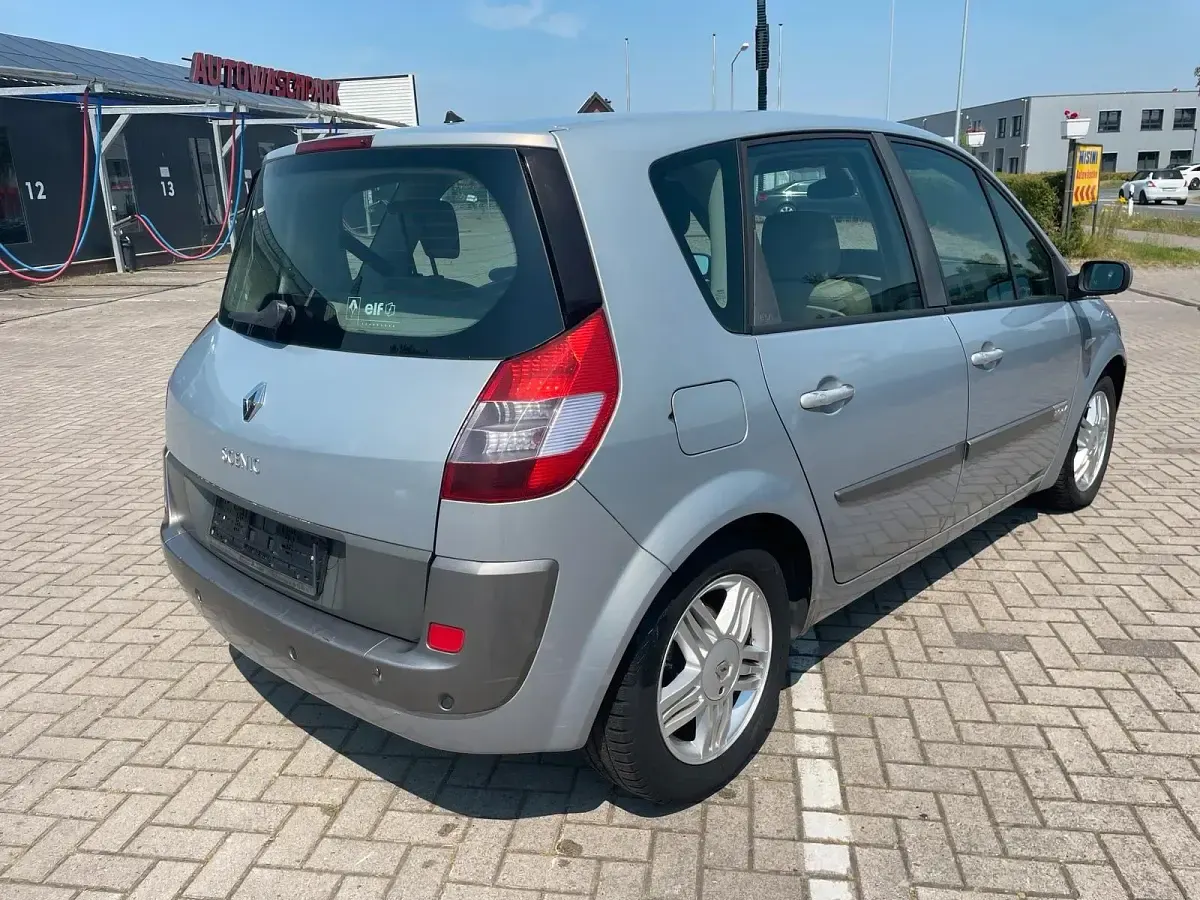 Gebraucht Renault Scénic II 135 PS (99 kW) 2004 Silber Van / Kleinbus