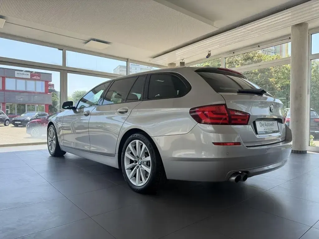 Gebraucht BMW 530 272 PS (200 kW) 2012 Silber Kombi