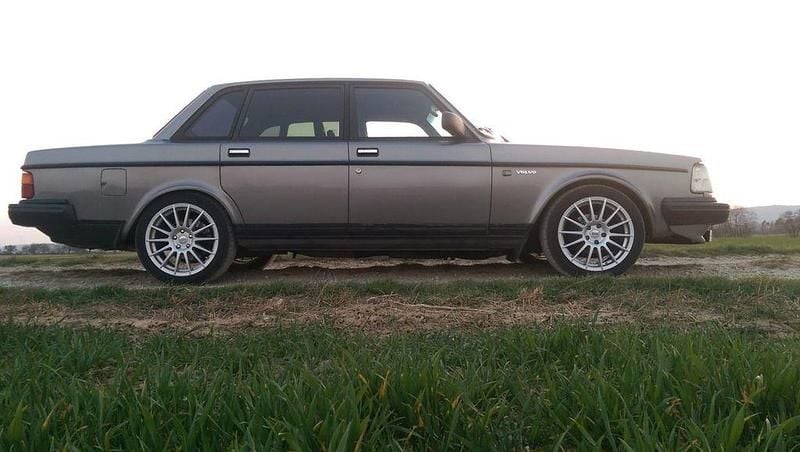 Gebraucht Volvo 240 165 PS (121 kW) 1989 Grau Limousine