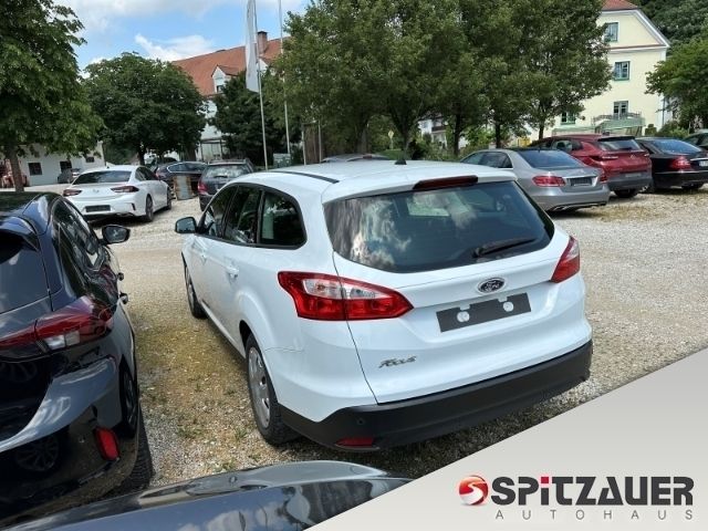 Gebraucht Ford Focus Trend 101 PS (74 kW) 2013 Weiss Kombi