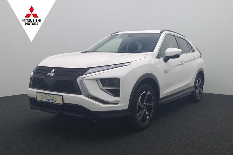 Weiß Gebraucht 2021 Mitsubishi Eclipse Cross Basis SUV | 21.990 € (Fairer Preis) - Bild 1/3