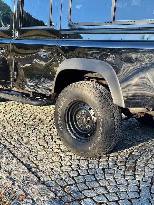 Gebraucht Land Rover Defender SE 122 PS (89 kW) 2011 Schwarz Kombi