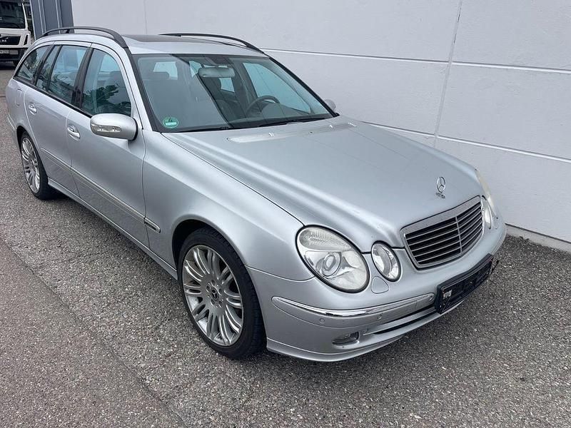 Silber Gebraucht 2005 Mercedes E350 Kombi | 8.999 € (Etwas zu teuer) - Bild 1/4