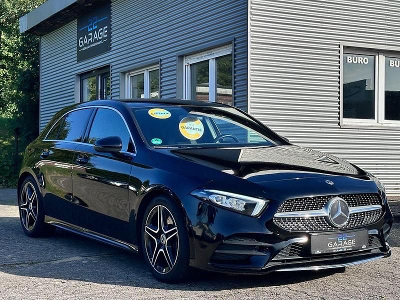Schwarz Gebraucht 2019 Mercedes A250 AMG line Limousine | 22.990 € (Guter Preis) - Bild 1/4