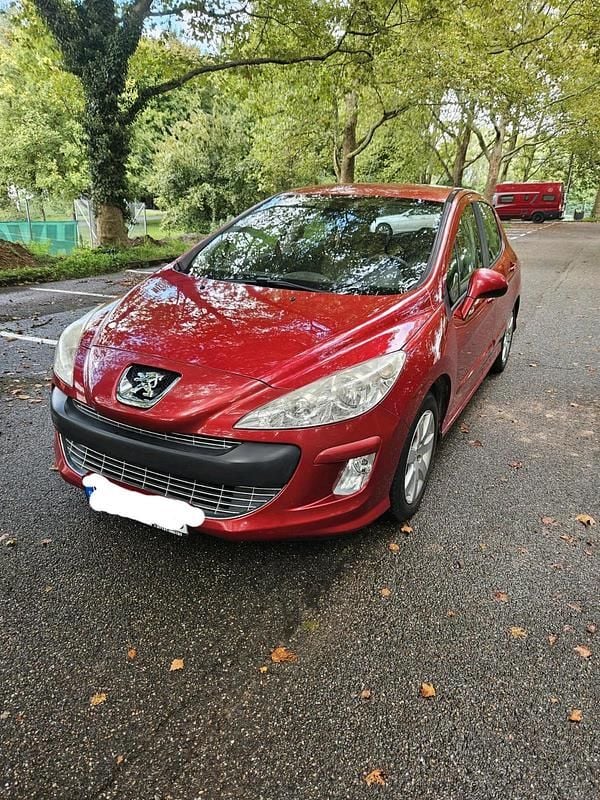 Rot Gebraucht 2008 Peugeot 308 Limousine | 4.900 € (Etwas zu teuer) - Bild 1/4