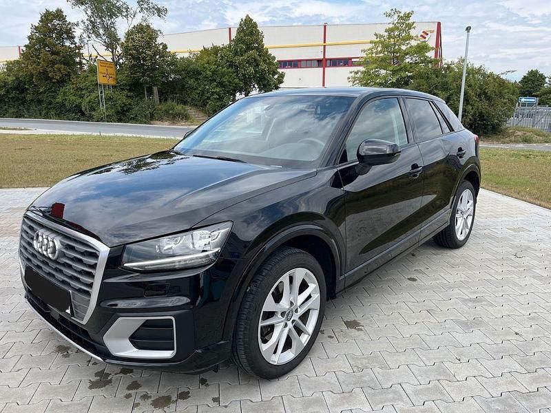 Schwarz Gebraucht 2017 Audi Q2 SUV | 18.150 € (Guter Preis) - Bild 1/4