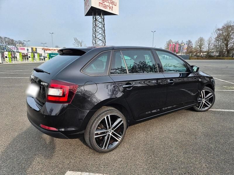 Gebraucht Skoda Rapid 105 PS (77 kW) 2014 Schwarz Kleinwagen