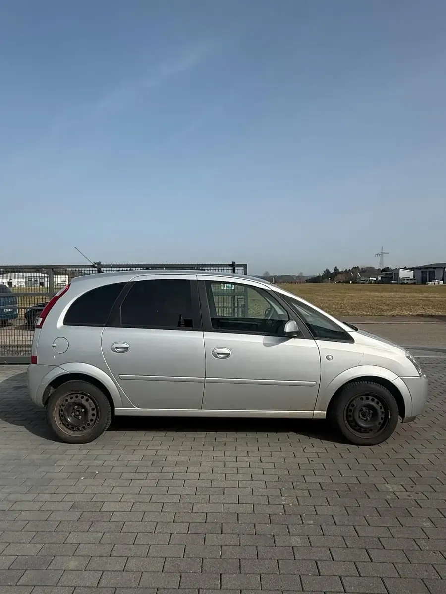 Używany Opel Meriva 100 KM (73 kW) 2005 Srebrny Minivan