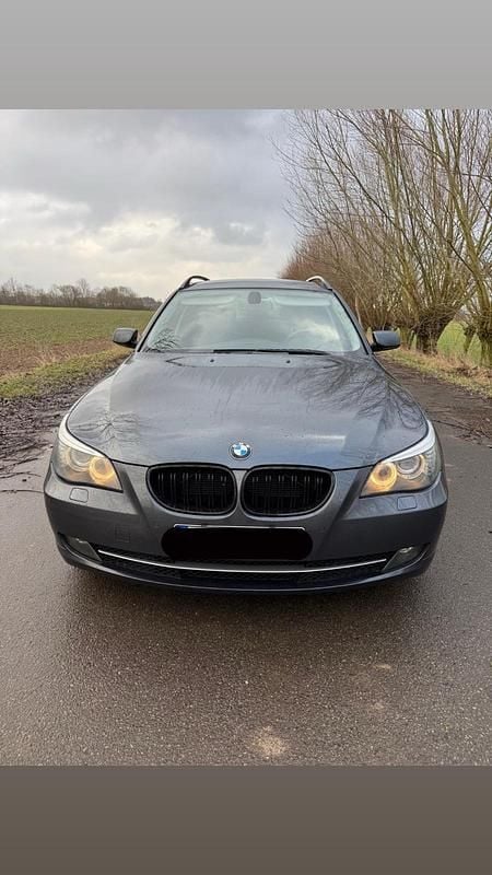 Gebraucht BMW 525 197 PS (144 kW) 2009 Grau Kombi