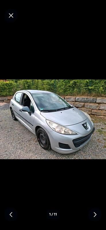 Gebraucht Peugeot 207 73 PS (53 kW) 2008 Silber Kleinwagen
