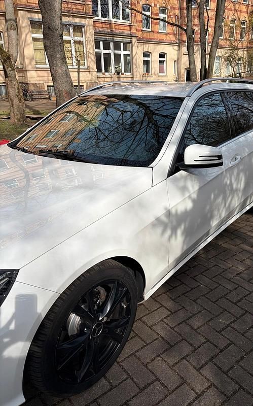 Gebraucht Mercedes E300 231 PS (169 kW) 2015 Weiß Kombi