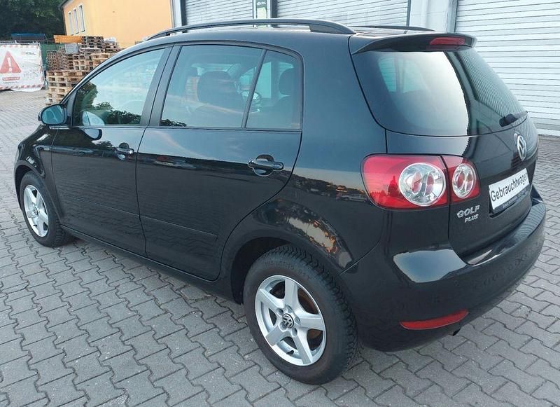 Gebraucht VW Golf VII Match 105 PS (77 kW) 2013 Schwarz Limousine