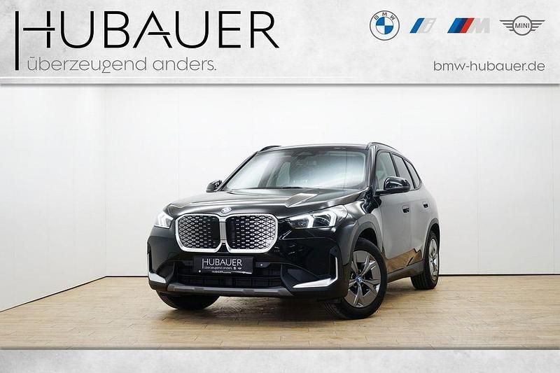 Schwarz Gebraucht 2024 BMW iX1 Performance SUV | 44.190 € (Etwas zu teuer) - Bild 1/4