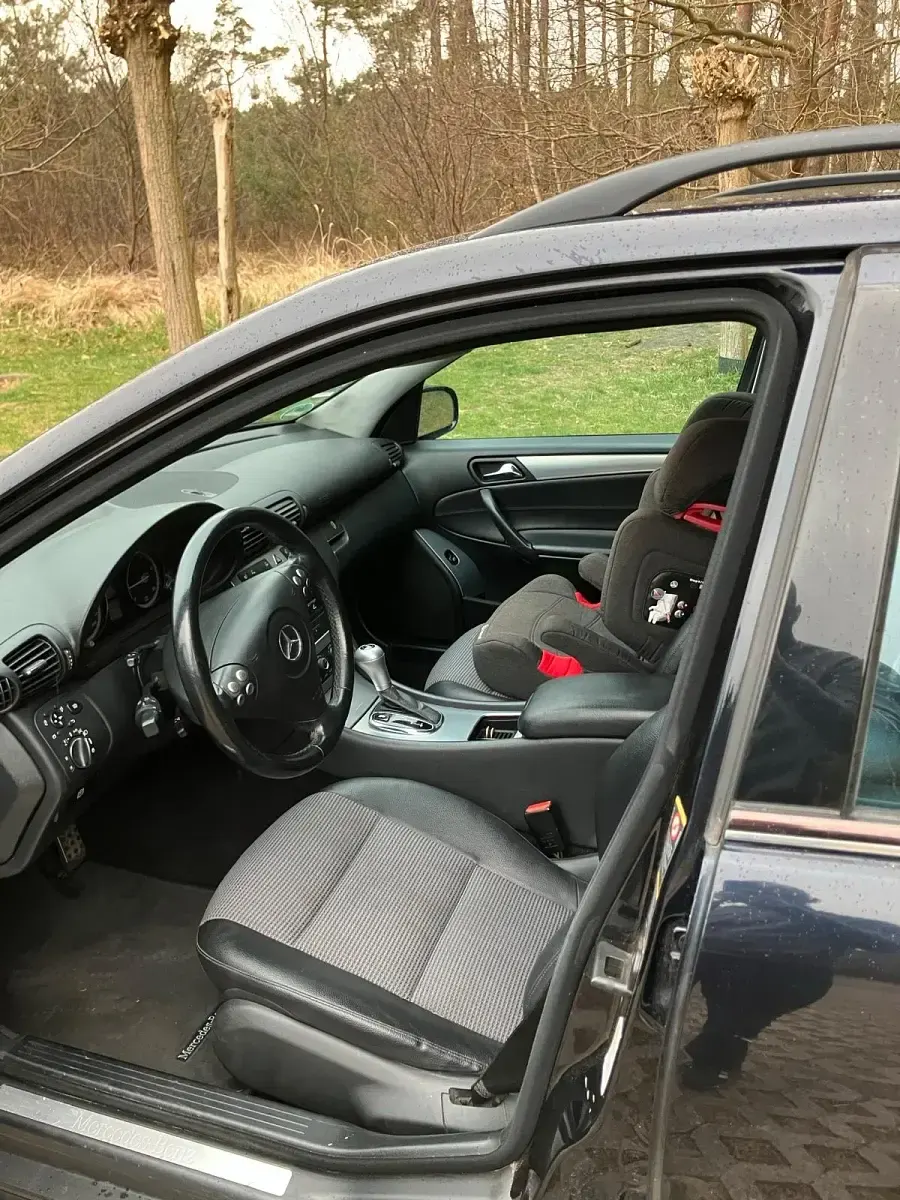Gebraucht Mercedes C320 224 PS (164 kW) 2005 Blau Kombi