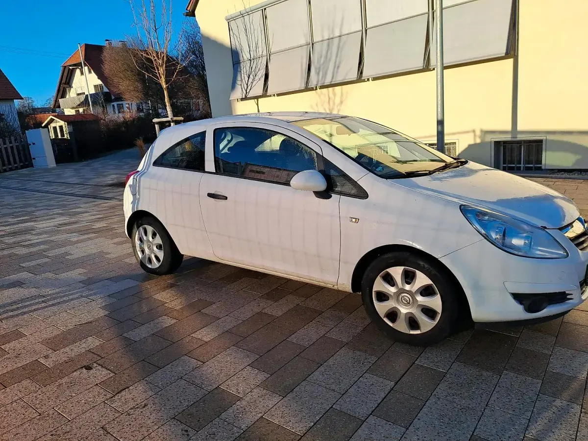 Usado Opel Corsa 54 HP (39 kW) 2009 Branco Citadino