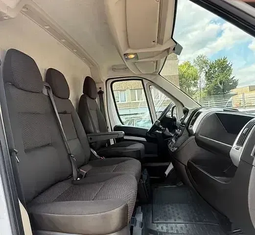 Gebraucht Peugeot Boxer 140 PS (102 kW) 2023 Weiß Van