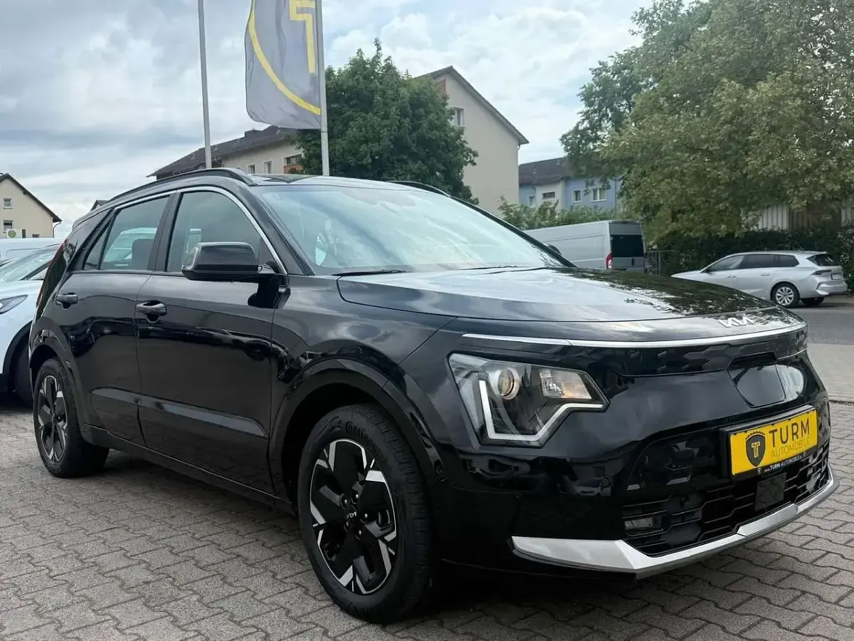 Używany Kia Niro 150 kW (204 KM) 2023 Czarny SUV
