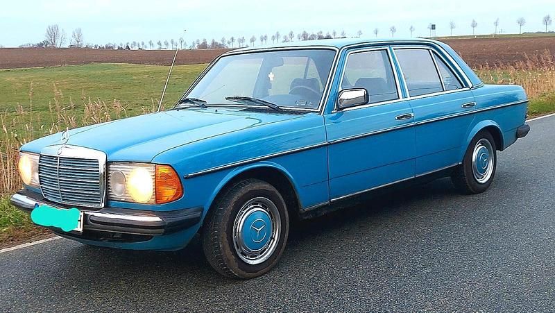 Blau Gebraucht 1980 Mercedes 190 Limousine | 7.990 € - Bild 1/4