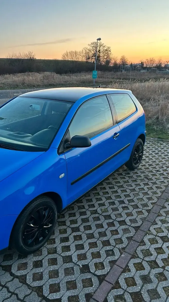 Gebraucht VW Polo 64 PS (47 kW) 2002 Blau Kleinwagen