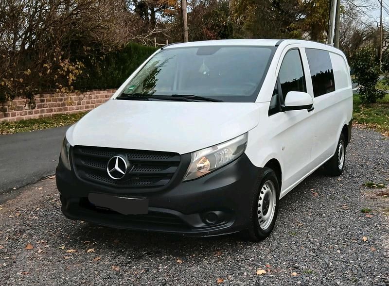 Weiß Gebraucht 2014 Mercedes Vito Van / Kleinbus | 10.300 € - Bild 1/4