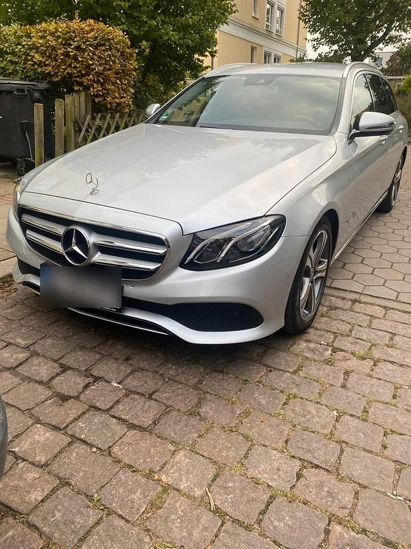 Silber Gebraucht 2017 Mercedes E220 Kombi | 19.000 € (Superpreis) - Bild 1/4