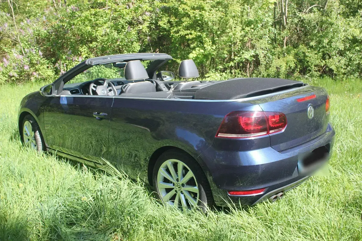 Gebraucht VW Golf Cabriolet Exclusive 140 PS (102 kW) 2012 Blau Cabrio