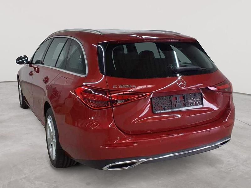 Gebraucht Mercedes C300e Avantgarde 204 PS (150 kW) 2024 Manufaktur patagonienrot bright Kombi