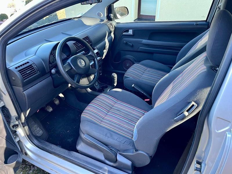 Gebraucht VW Fox 54 PS (39 kW) 2006 Silber Kleinwagen