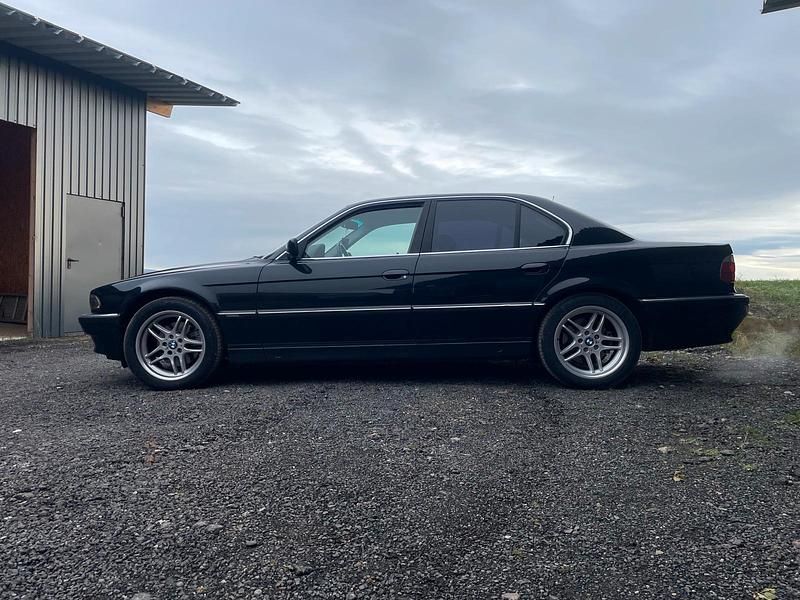 Gebraucht BMW 740 286 PS (210 kW) 1998 Schwarz Limousine