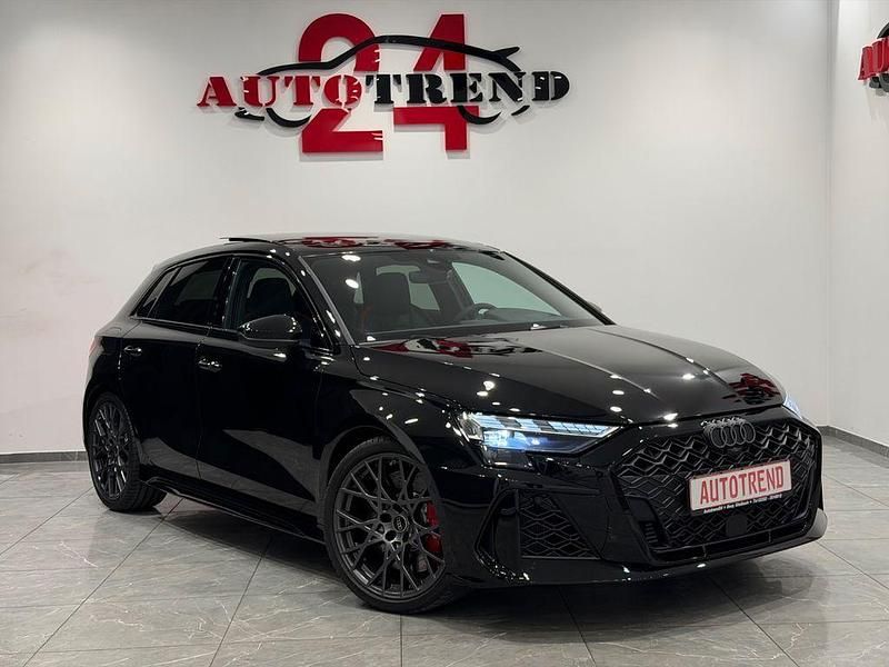 Gebraucht Audi RS3 Ambiente 400 PS (294 kW) 2025 Schwarz Limousine