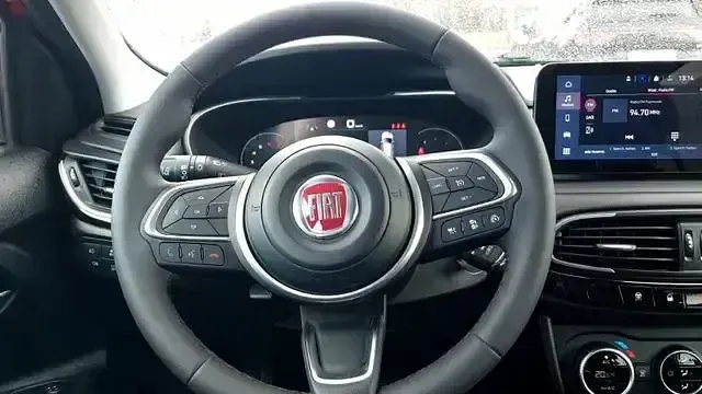 Gebraucht Fiat Tipo Cross 101 PS (74 kW) 2022 Colore esterno (passione red ( Kombi