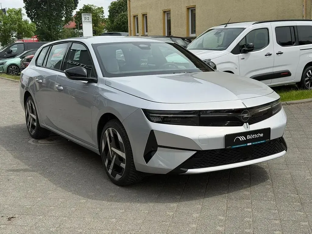 Neu Opel Astra Edition 114 kW (156 PS) 2026 Lackierung aluminiumgrau/typ aussenverkleidung metalliclackierung Kombi
