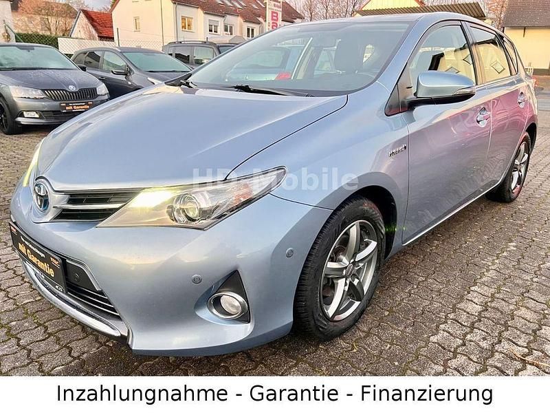 Blau Gebraucht 2013 Toyota Auris Hybrid Edition Limousine | 10.450 € (Fairer Preis) - Bild 1/4