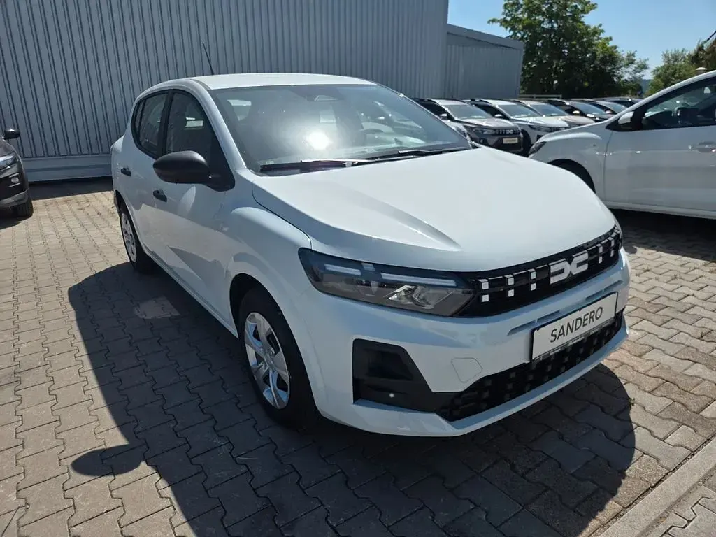 Neu Dacia Sandero Essentiel 101 PS (74 kW) 2026 Weiß Limousine