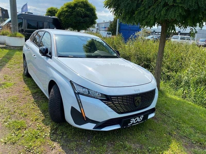 Weiß Gebraucht 2024 Peugeot 308 Allure Kombi | 22.570 € - Bild 1/4